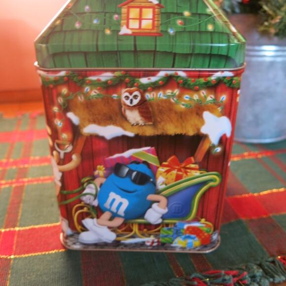 M & M's Christmas Tin 2003 Reindeer Farm Limited Edition Collectible Decor Empty - Picture 3 of 7